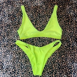 LARGE (Neon) Shein Bikini Bathing Suit never worn without tags. But never worn.